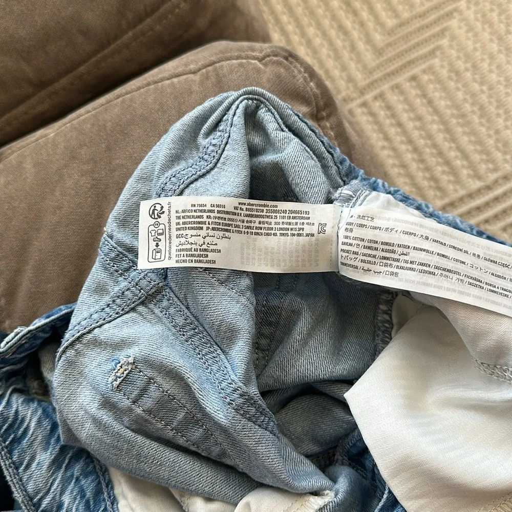 Hollister Blue Wide Leg Flare Jeans - Picture 13 of 13